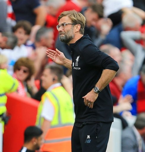 Liverpool 0-0 MU: Chia điểm nhạt nhòa - 1
Phản ứng của Klopp bên ngoài đường biên trước một tình huống trên sân