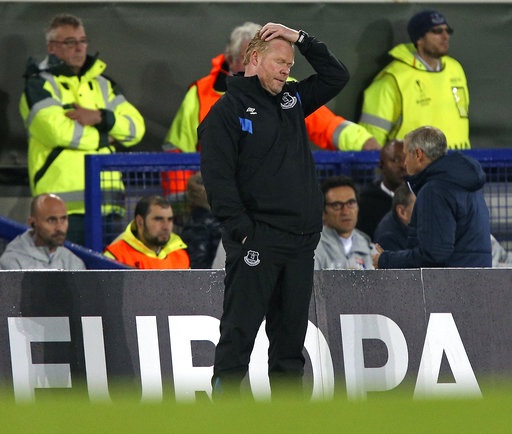 Everton - Arsenal: Miếng mồi nhỏ và hai ''con hổ" đói - 3
Koeman đang bất lực trong việc đưa Everton tiến lên dù đội bóng này được đầu tư mạnh vào mùa Hè