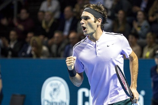 Roger Federer lần thứ 8 vô địch Basel Open - 1
Federer thi đấu với Del Potro trong trận chung kết Basel Open 2017