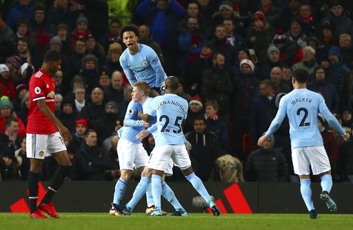 Man Utd 1-2 Man City: Tội đồ Lukaku - 6
Cầu thủ Man City ăn mừng bàn mở tỉ số