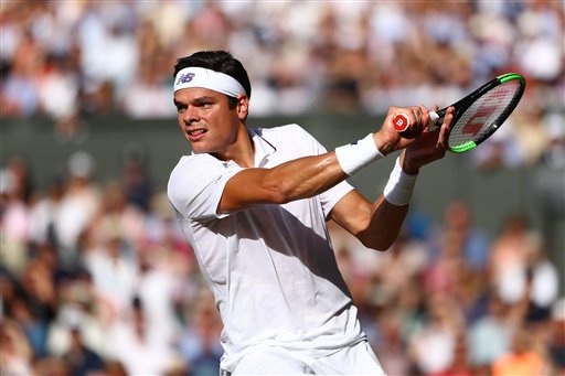 Wimbledon: Djokovic bỏ cuộc, Federer lập kỉ lục vào bán kết - 2
Milos Raonic thi đấu với Federer ở tứ kết Wimbledon 2017