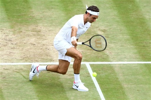 Những khoảnh khắc đưa Federer tới chiến thắng thứ tám ở Wimbledon - 5
Một tình huống thực hiện cú trái tay của Tàu tốc hành trong trận chung kết