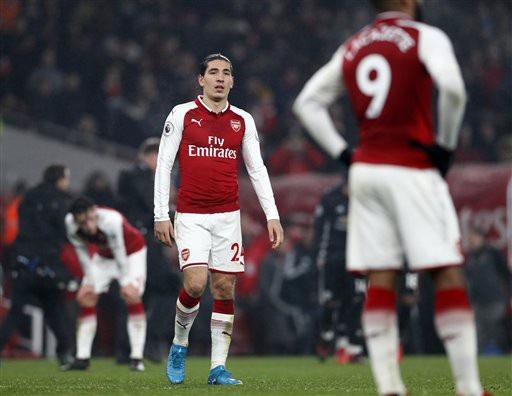 Arsenal kém Man City 15 điểm: "Pháo thủ" sớm tung cờ trắng - 2 Arsenal kém Man City 15 điểm: "Pháo thủ" sớm tung cờ trắng - 2
