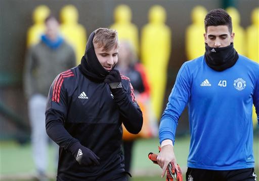 
Luke Shaw (trái) sẽ được trở lại thi đấu sau thời gian dài vắng bóng
