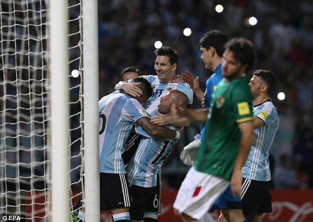 Đội tuyển Argentina và nỗi khiếp sợ độ cao tại La Paz - 1
Argentina đã đánh bại Bolivia 2-0 ở lượt đi vòng loại World Cup 2018 năm nay