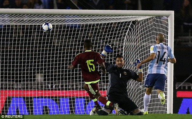 Messi vô duyên, Argentina hòa thất vọng Venezuela - 2
Venezuela mở tỷ số trước nhờ công Murrillo