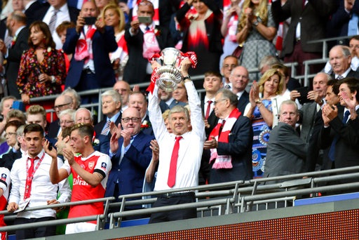 Khoảnh khắc ngây ngất của Arsenal với chiếc cúp FA - 6
Wenger đã giải thoát được áp lực khi mà có được FA Cup, dù sao thì việc vô địch một giải đấu cũng giúp chiến lược gia người Pháp thoát khỏi một mùa giải thất bại toàn diện sau khi khi đội bóng này lần đầu tiên không được tham dự Champions League