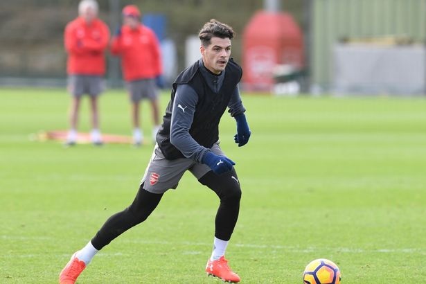 Koscielny, Ramsey trở lại tập cùng Arsenal trước trận gặp Liverpool - 12
Xhaka trên sân tập của Arsenal, tiền vệ người Thụy Sĩ đã trở lại sau án treo giò 4 trận