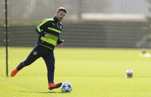 
Mustafi trên sân tập. Lần trở về Đức cách đây hai tuần, trung vệ người Đức đã chơi rất tồi
