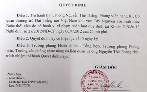 Kỷ luật buộc thôi việc phóng viên cưỡng đoạt tài sản - 1
Quyết định buộc thôi việc phóng viên cưỡng đoạt tài sản (ảnh VOV)