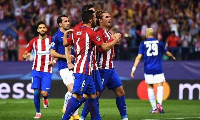 Atletico 1-0 Leicester: Chiến thắng của trọng tài - 1
Các cầu thủ Atletico ăn mừng sau khi Griezmann (phải) sút phạt đền thành công