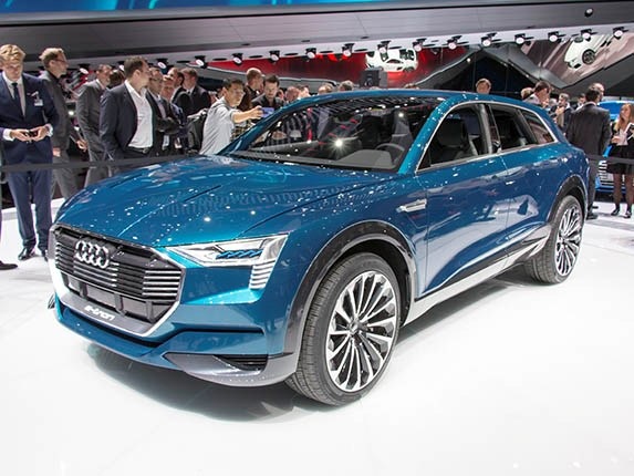 Audi sẽ sản xuất SUV chạy điện - 1
Audi E-Tron Quattro crossover concept