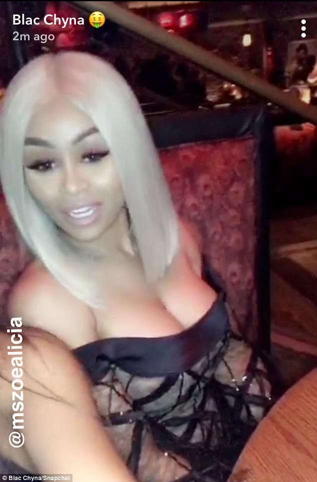 Hai vũ nữ thoát y khoe dáng nảy lửa - 7
Blac Chyna thì từng hò hẹn với em cô Kim