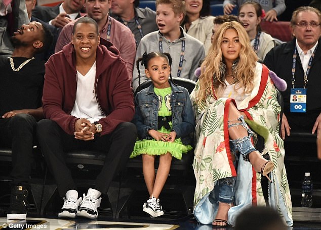 Beyonce sắp mua nhà 90 triệu USD - 6
Vợ chồng Beyonce Jay Z sở hữu khối tài sản lên tới hơn 1 tỷ USD và vì thế, việc mua nhà siêu sang với họ không hề khó khăn