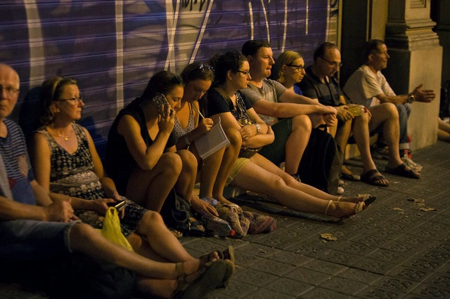 Đâm xe khủng bố ở Barcelona, ít nhất 13 người chết - 14
(Ảnh: Reuters)