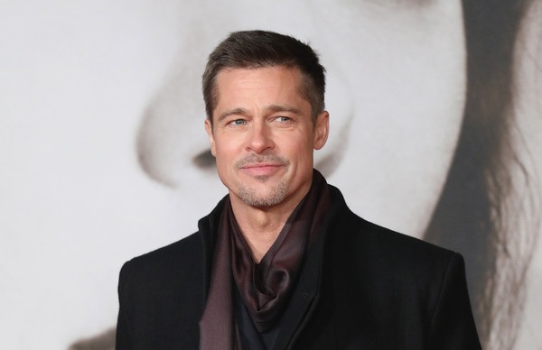 Brad Pitt điển trai hơn sau khi chia tay Angelina Jolie - 4
Brad Pitt cũng giành thời gian tập luyện thể dục, anh ấy thích leo núi và đi bộ.