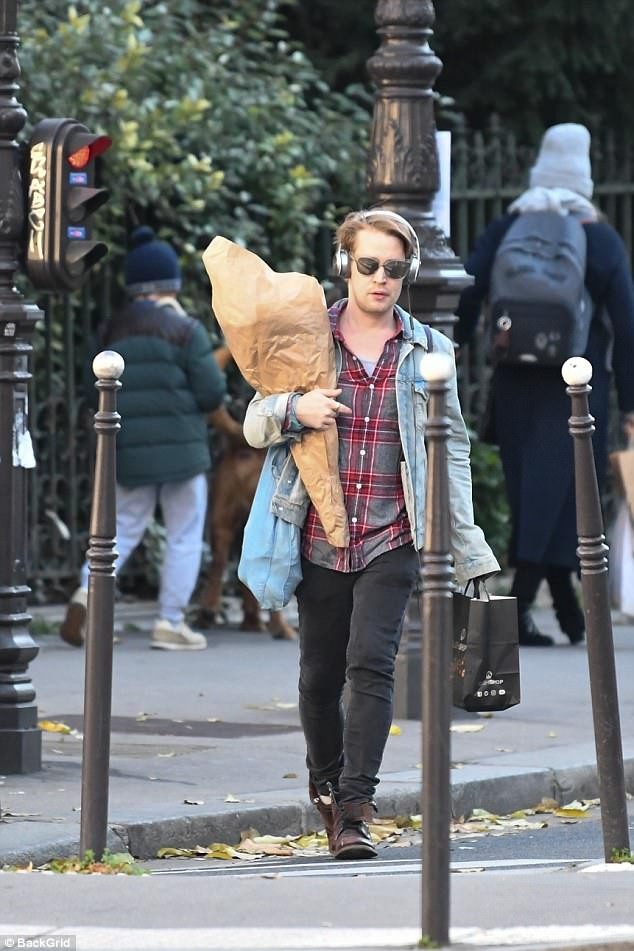 
Macaulay Culkin thuê 1 căn hộ ở Paris trong những ngày gần đây

