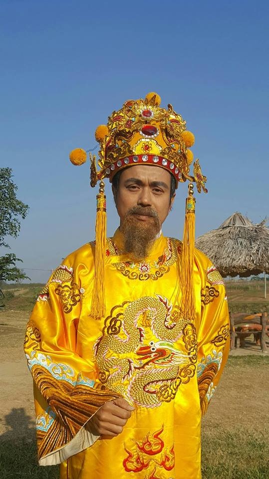 Bá Anh vào vai Ngọc Hoàng trong Táo quân phiên bản phim truyền hình. Ảnh: ĐLP.