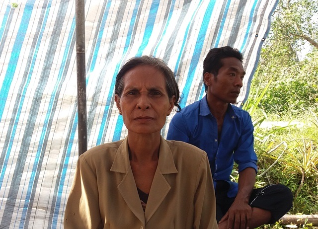 "Ba mẹ chết rồi, hai anh em con không biết sống sao đây ?!" - 3 Bà Rual hàng xóm của hai cháu cho biết, hai cháu rất ngoan và đáng thương