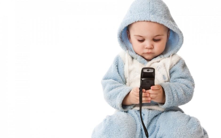 Cục quản lý cạnh tranh khuyến cáo nguy cơ mất tiền oan khi cho trẻ tiếp xúc internet - 1 Cục quản lý cạnh tranh khuyến cáo nguy cơ mất tiền oan khi cho trẻ tiếp xúc internet - 1