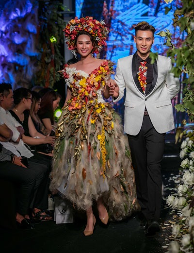 Xuân Bắc tươi rói cùng vợ đi xem thời trang sau “cơn bão thị phi” - 9 Một số hình ảnh trong show thời trang Thu- Đông 2017.