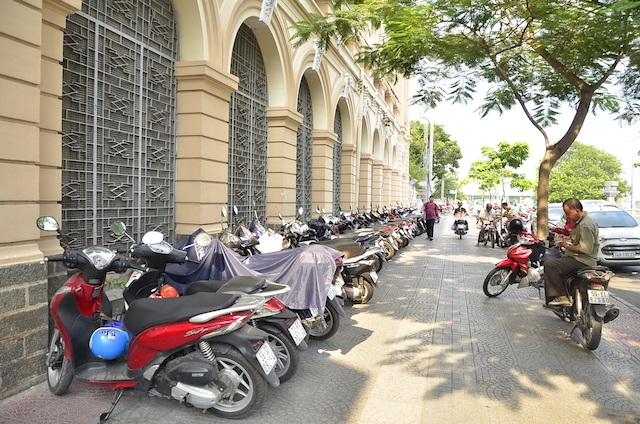 Cận cảnh 24 điểm giữ xe trước và sau khi ông Đoàn Ngọc Hải “xoá sổ” - 3 Cận cảnh 24 điểm giữ xe trước và sau khi ông Đoàn Ngọc Hải “xoá sổ” - 3