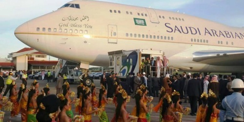 Những kỳ nghỉ xa hoa của vua Salman - 4 Nhà vua và đoàn tùy tùng đến Bali vào tháng 3/2017