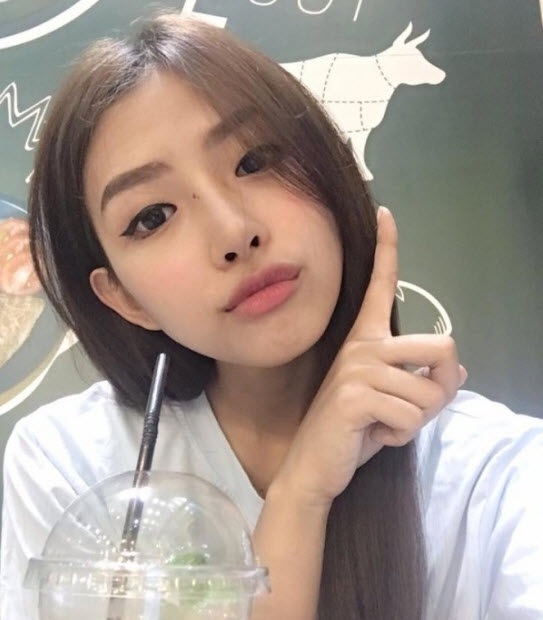 Hiện nay Khánh Vy làm nghề người mẫu ảnh, diễn viên tự do.