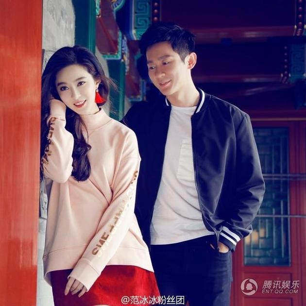 Những hình ảnh đẹp của cặp đôi Phạm Băng Băng - Lý Thần - 15
Hai ngôi sao nổi tiếng đã ra mắt gia đình hai bên và đám cưới trong mơ là điều fan chờ đợi nhất từ cặp đôi này.