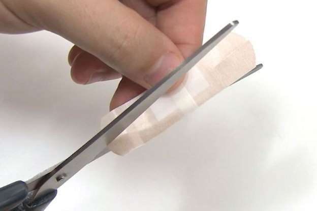 Mẹo sử dụng miếng dán vết thương đúng cách - 2 Mẹo sử dụng miếng dán vết thương đúng cách - 2