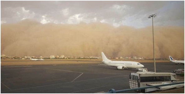 Cận cảnh trận bão cát kinh hoàng ở Sudan - 4
Sudan ngày càng trải qua nhiều trận bão cát do tình trạng sa mạc hóa.