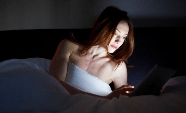 “Cách bảo vệ mắt khi dùng smartphone vào ban đêm” là thủ thuật nổi bật tuần qua - 1 “Cách bảo vệ mắt khi dùng smartphone vào ban đêm” là thủ thuật nổi bật tuần qua - 1