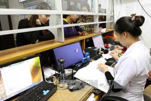 'Giật mình' tình trạng điều dưỡng khám bệnh thay cho bác sỹ - 1 Bệnh viện đa khoa huyện Việt Yên quản lý 100.000 thẻ BHYT, số lượt khám sau thông tuyến tăng 15%, công suất sử dụng giường bệnh tăng. Ảnh: Dương Ngọc/TTXVN