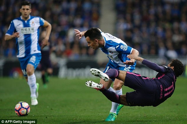 Barcelona và cuộc chiến đầy khó khăn ở trận derby Catalan - 2 Những trận đấu với Espanyol luôn đầy khó khăn với Barcelona