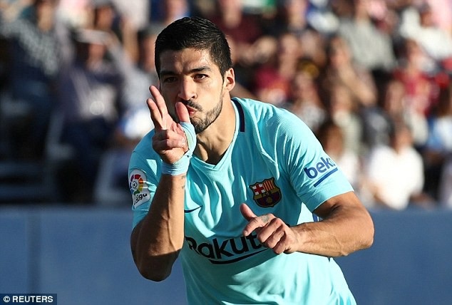 Luis Suarez lập cú đúp, Barcelona củng cố ngôi đầu bảng - 2
Luis Suarez tỏa sáng với một cú đúp