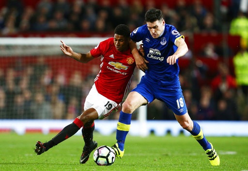 Đội hình tiêu biểu vòng 31 Premier League: Mesut Ozil tái xuất - 2 Kinh nghiệm của Gareth Barry giúp Everton hóa giải MU