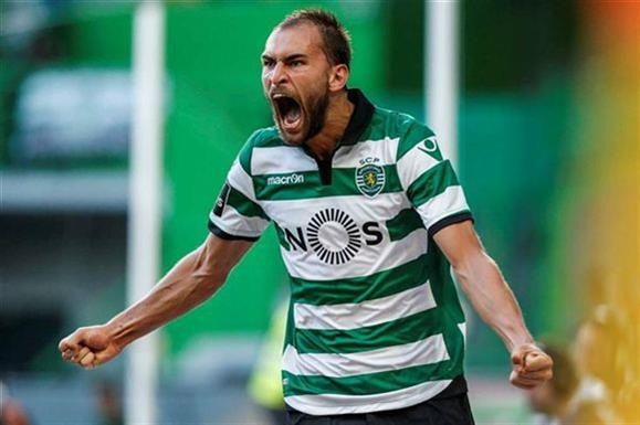 Cầu thủ người Hà Lan đã thi đấu vô cùng ấn tượng ở Sporting Lisbon kể từ khi gia nhập CLB năm 2016. Cầu thủ này đã ghi 47 bàn sau 46 trận ra sân cho CLB Bồ Đào Nha. Mùa trước, Bas Dost là đối thủ chính của Messi trong cuộc đua Chiếc giày vàng châu Âu.