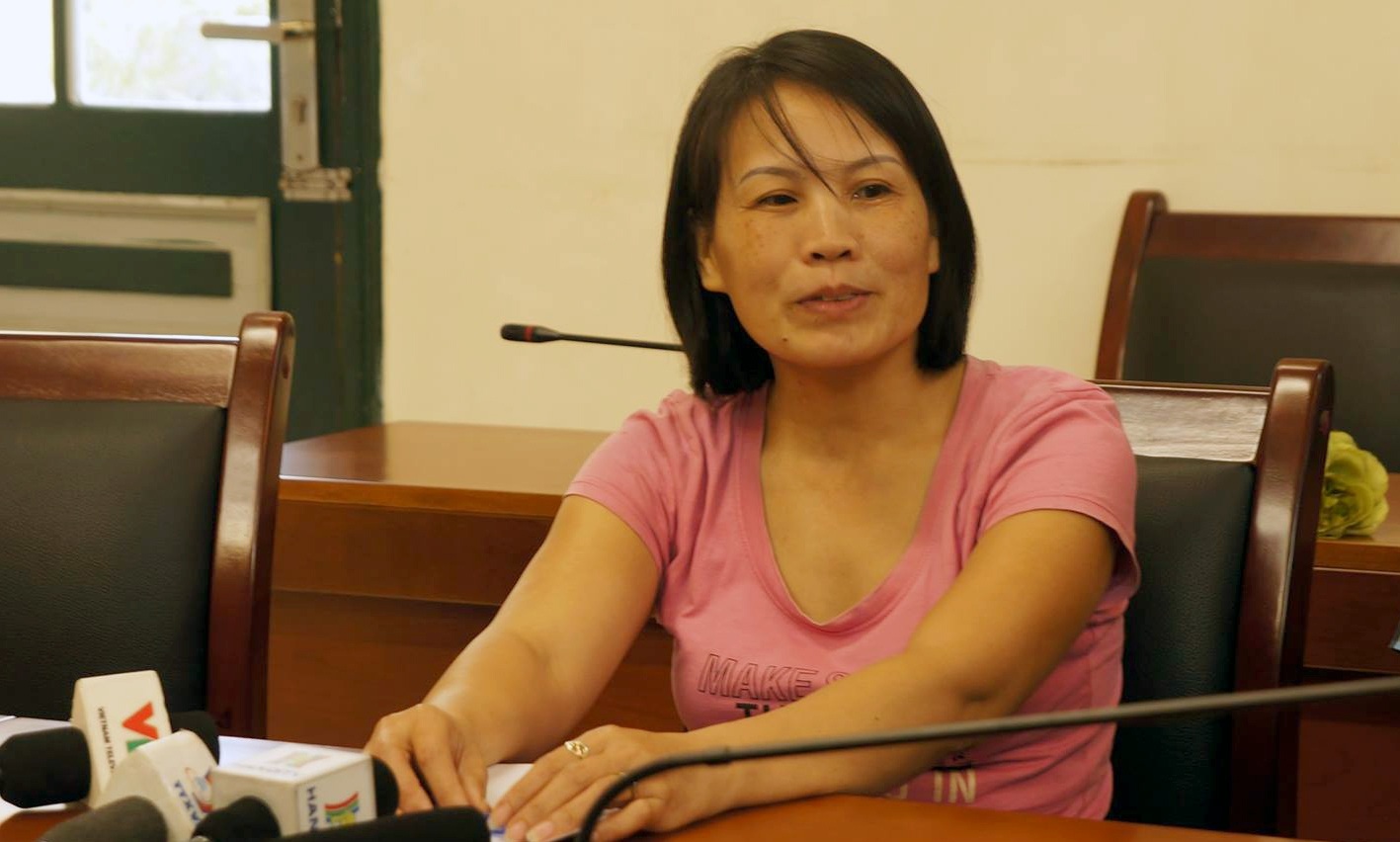 Trưởng phòng Cảnh sát hình sự kể lại cuộc giải cứu con tin bị khống chế bằng súng - 5 Từng tiếp xúc với nhiều đối tượng ngáo đá, chị Lê Thị Hà tỏ ra rất bản lĩnh khi bị Đức Anh khống chế.