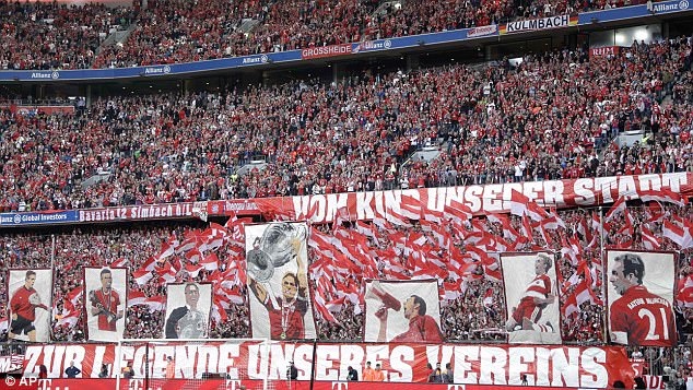 Xúc động thời khắc Lahm, Xabi Alonso giã từ sự nghiệp sân cỏ - 12 Xúc động thời khắc Lahm, Xabi Alonso giã từ sự nghiệp sân cỏ - 12