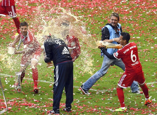 Xúc động thời khắc Lahm, Xabi Alonso giã từ sự nghiệp sân cỏ - 5 Xúc động thời khắc Lahm, Xabi Alonso giã từ sự nghiệp sân cỏ - 5