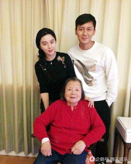 Phạm Băng Băng nghẹn ngào khi Lý Thần cầu hôn - 5
Phạm Băng Băng và Lý Thần phải lòng nhau từ lần hợp tác chung trong bộ phim Tân Võ Tắc Thiên.