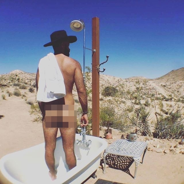 Mốt “khoe mông” khi đi du lịch được nhiều phượt thủ hưởng ứng - 3 Mốt “khoe mông” khi đi du lịch được nhiều phượt thủ hưởng ứng - 3