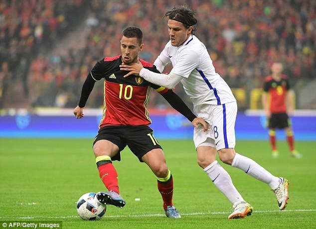Đội bóng châu Âu nào sẽ giành vé dự World Cup 2018? - 1
Đội tuyển Bỉ (đỏ) là đội tuyển châu Âu đầu tiên giành vé dự World Cup 2018