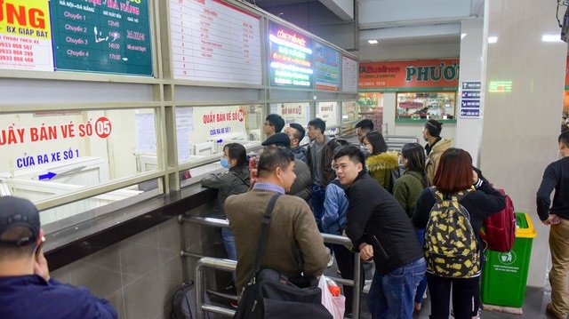 
Quầy bán vé thường xuyên có người xếp hàng.
