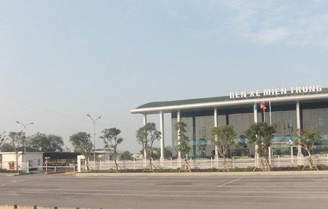 Bến xe trăm tỷ đi vào hoạt động, mỗi tháng lỗ 1,5 tỷ đồng - 1 Bến xe Miền Trung được đầu tư gần 100 tỷ đồng, quy mô phục vụ mỗi ngày từ 800-1.000 xe xuất bến