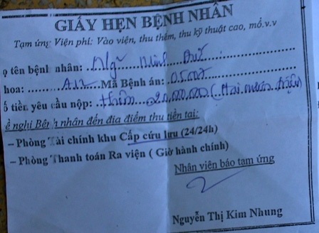 “Nếu con chết làm sao mẹ lo nổi đám tang” - 6
Những khoản nợ viện phí đang ngày càng tăng cao, người mẹ nghèo không thể chi trả