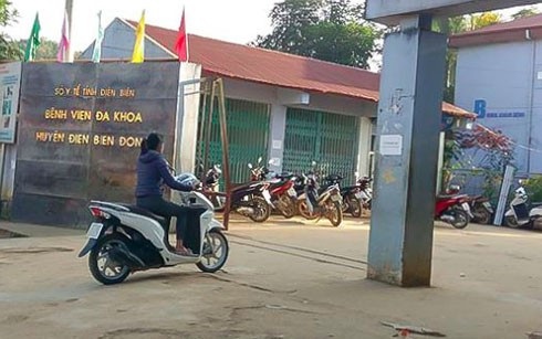 Cán bộ Trung tâm y tế huyện chém nhau ngay tại cơ quan - 1
Cả ba người hiện đang được cấp cứu tại bệnh viện đa khoa huyện Điện Biên