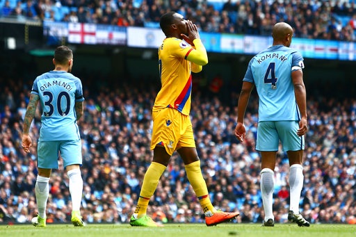 Man City 5-0 Crystal Palace: Hiệp hai tưng bừng - 5
Benkete tiếc nuối sau pha dứt điểm không thành công trước khung thành của Man City
