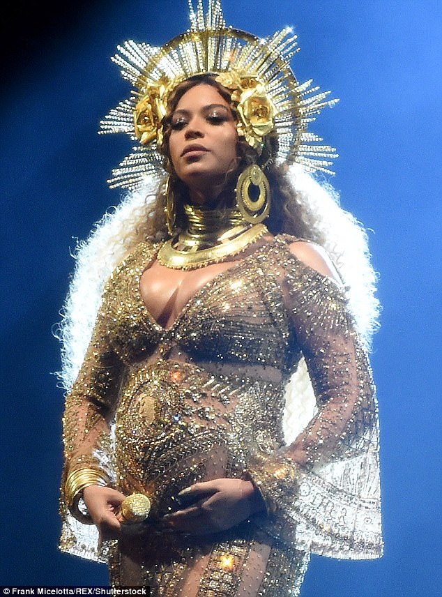 Beyonce Knowles đã sinh con - 3
Beyonce biểu diễn tại lễ trao giải Grammy hồi tháng 2/2017.