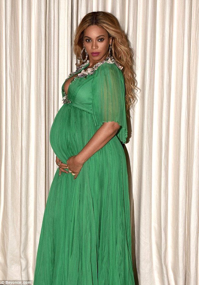Beyonce Knowles cho con gái cưng diện váy gần 600 triệu đồng đi dự tiệc - 8 Beyonce Knowles cho con gái cưng diện váy gần 600 triệu đồng đi dự tiệc - 8